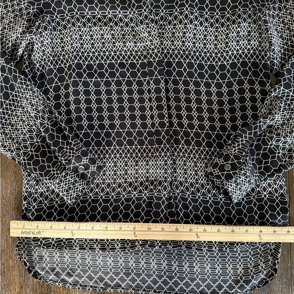 Banana Republic Women’s Black and Cream Geometric Long Sleeve Top Blouse Size S - Picture 5 of 9